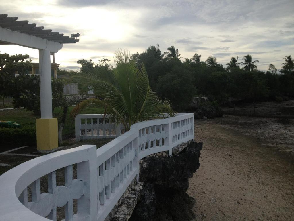 Moalboal Beach Resort Alcantara  Exterior photo